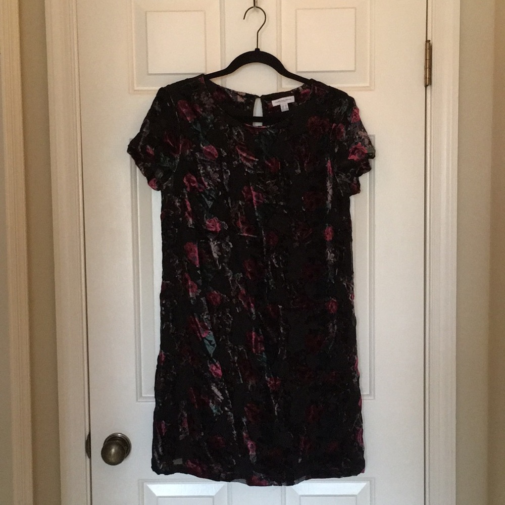 Short sleeved floral dress